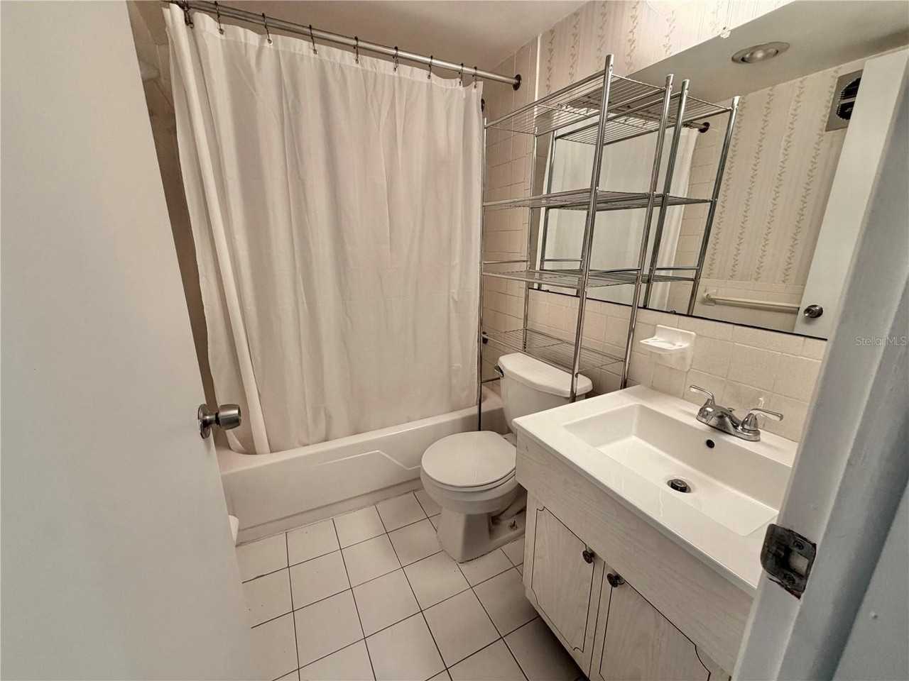 2344 Shelley St #12 - Photo 7 of 12