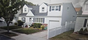 featured image of 126 Waterford Rd #LOWER