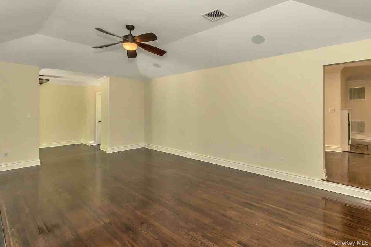 10 Laurel Cove Rd - Photo 6 of 36