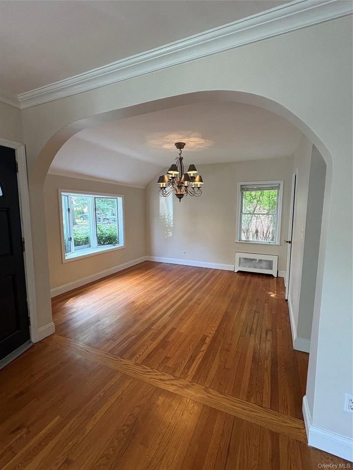 54 Vanderbilt Ave - Photo 6 of 10