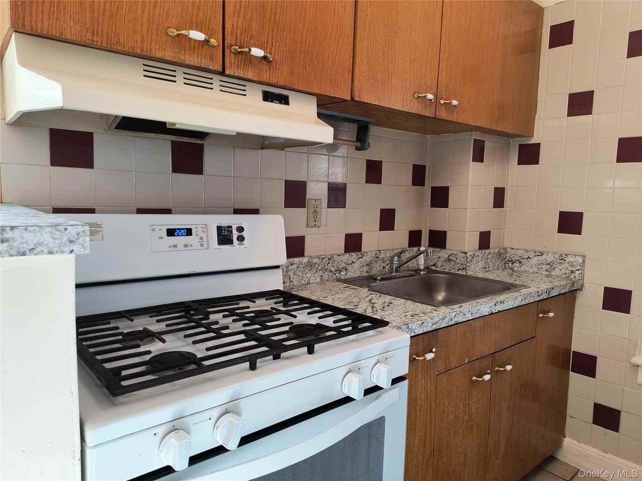 56 Kent St #2 - Photo 4 of 19