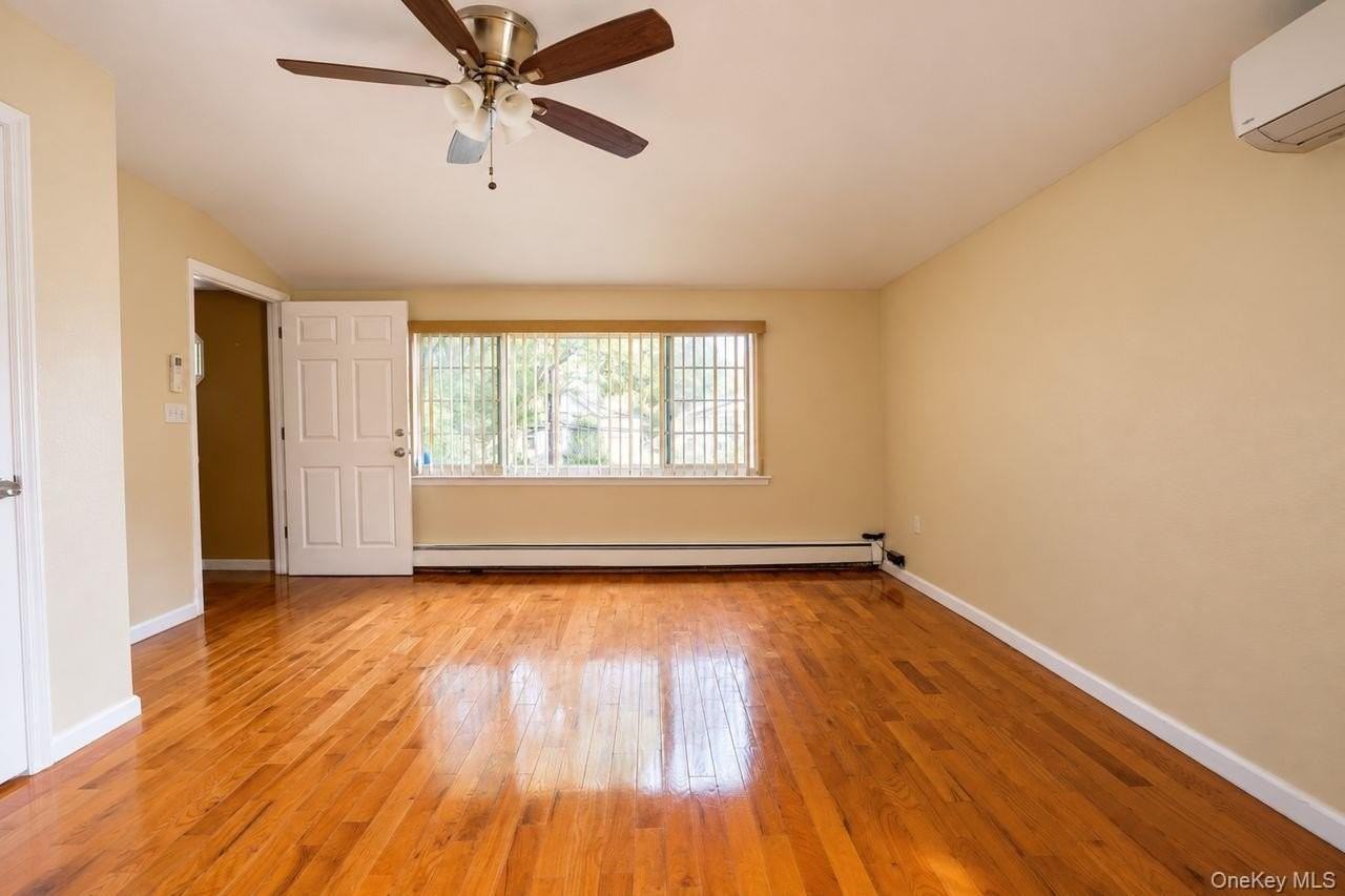 13314 142nd St #2R - Photo 3 of 16