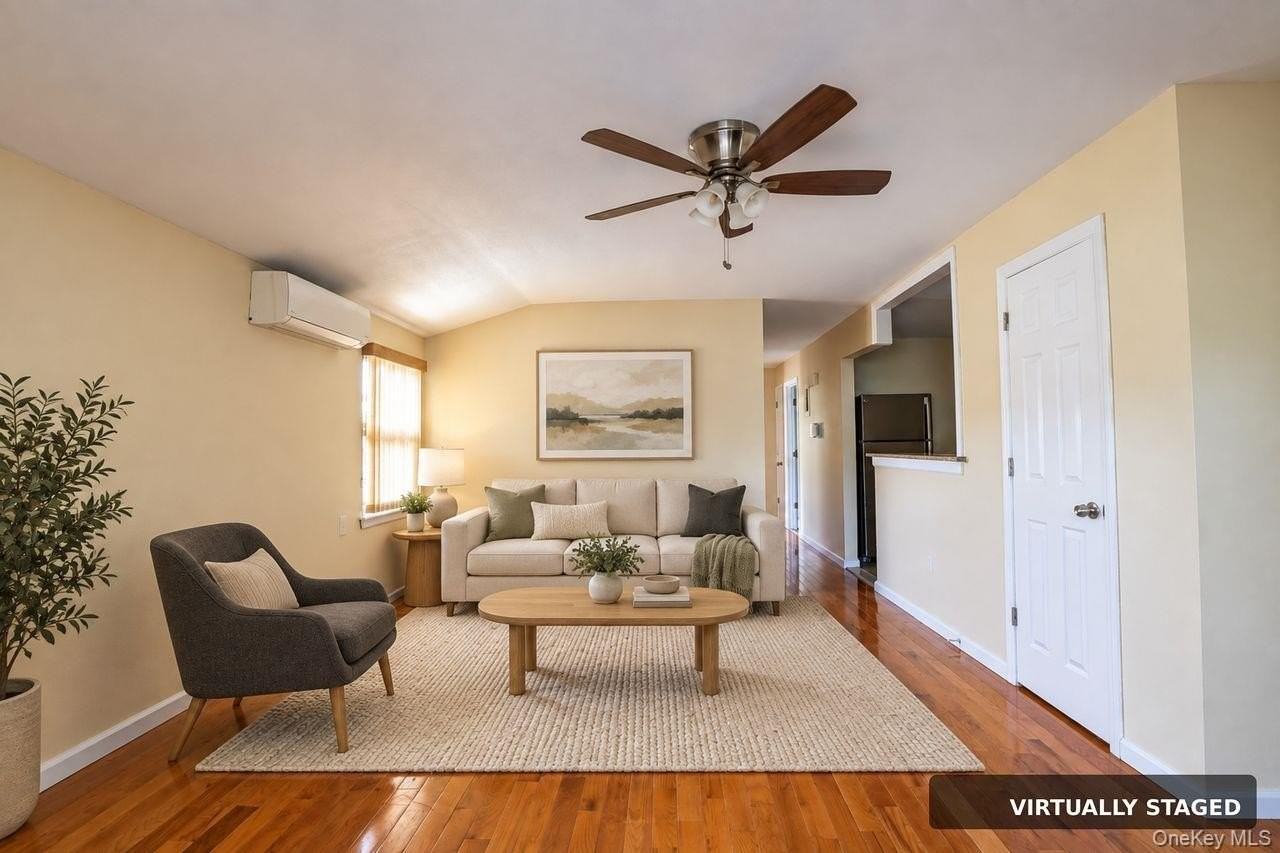 13314 142nd St #2R - Photo 4 of 16