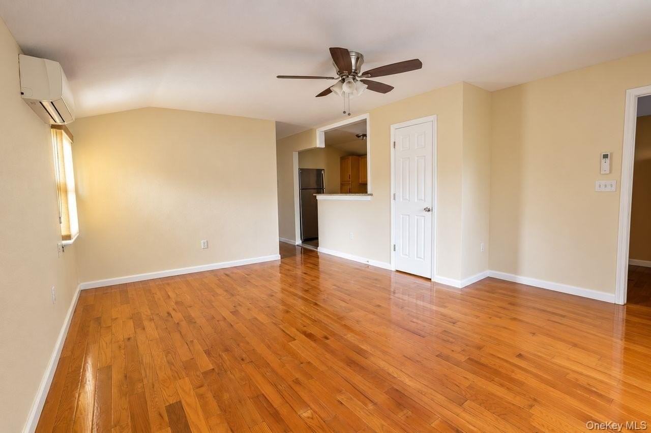13314 142nd St #2R - Photo 5 of 16