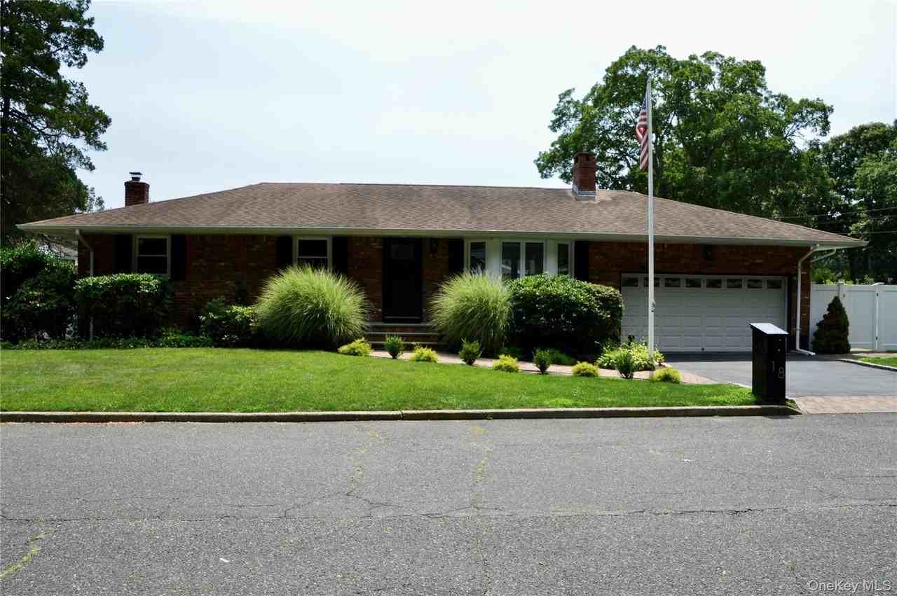 18 Sterling Pl - Photo 3 of 44