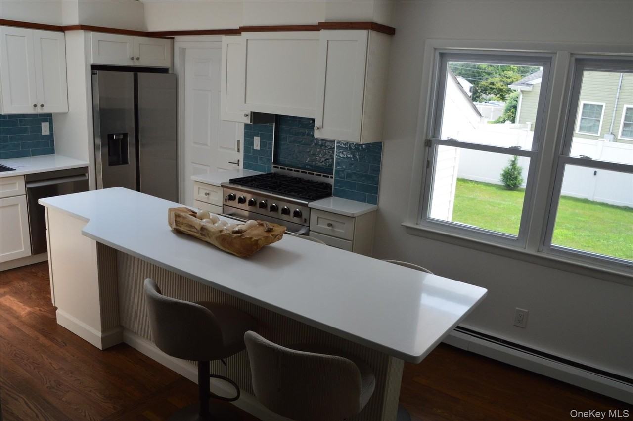 18 Sterling Pl - Photo 4 of 44