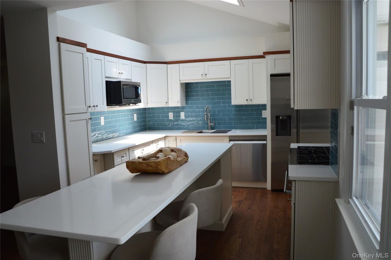 18 Sterling Pl - Photo 5 of 44