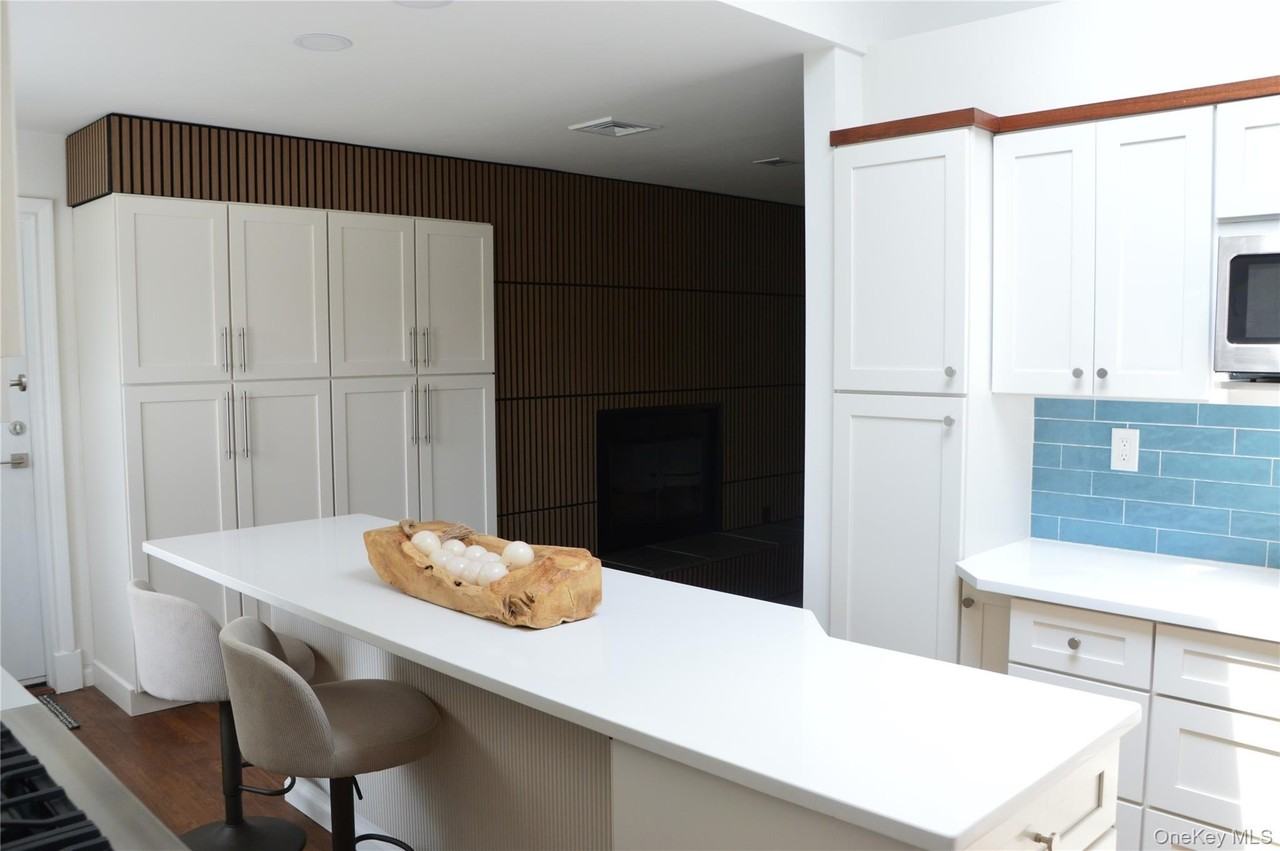 18 Sterling Pl - Photo 6 of 44