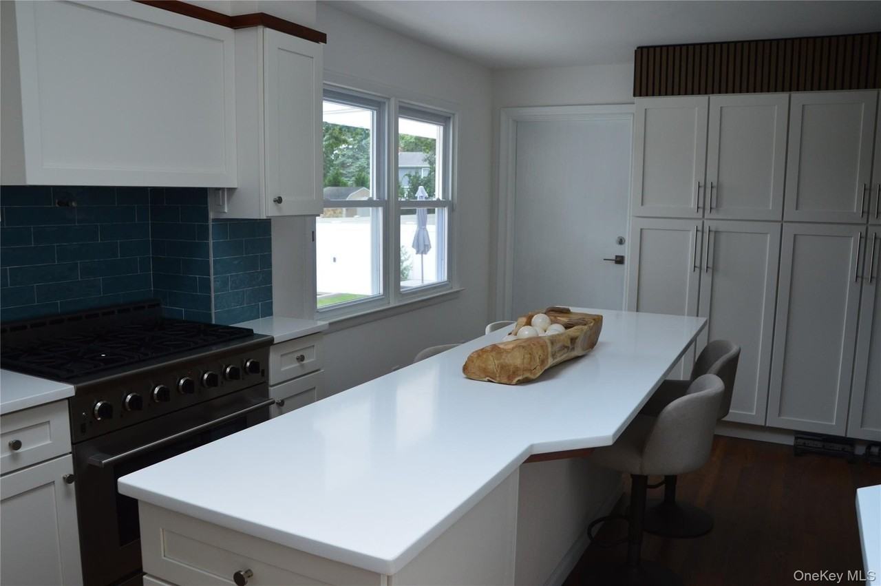 18 Sterling Pl - Photo 7 of 44