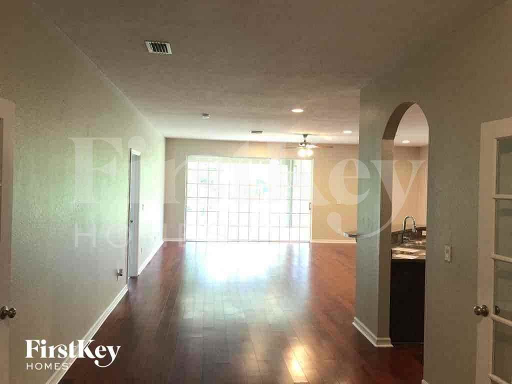 479 Shadow Lakes Dr - Photo 2 of 15
