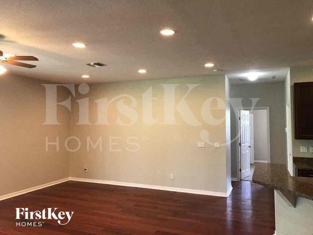 479 Shadow Lakes Dr - Photo 3 of 15