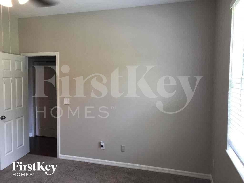 479 Shadow Lakes Dr - Photo 5 of 15