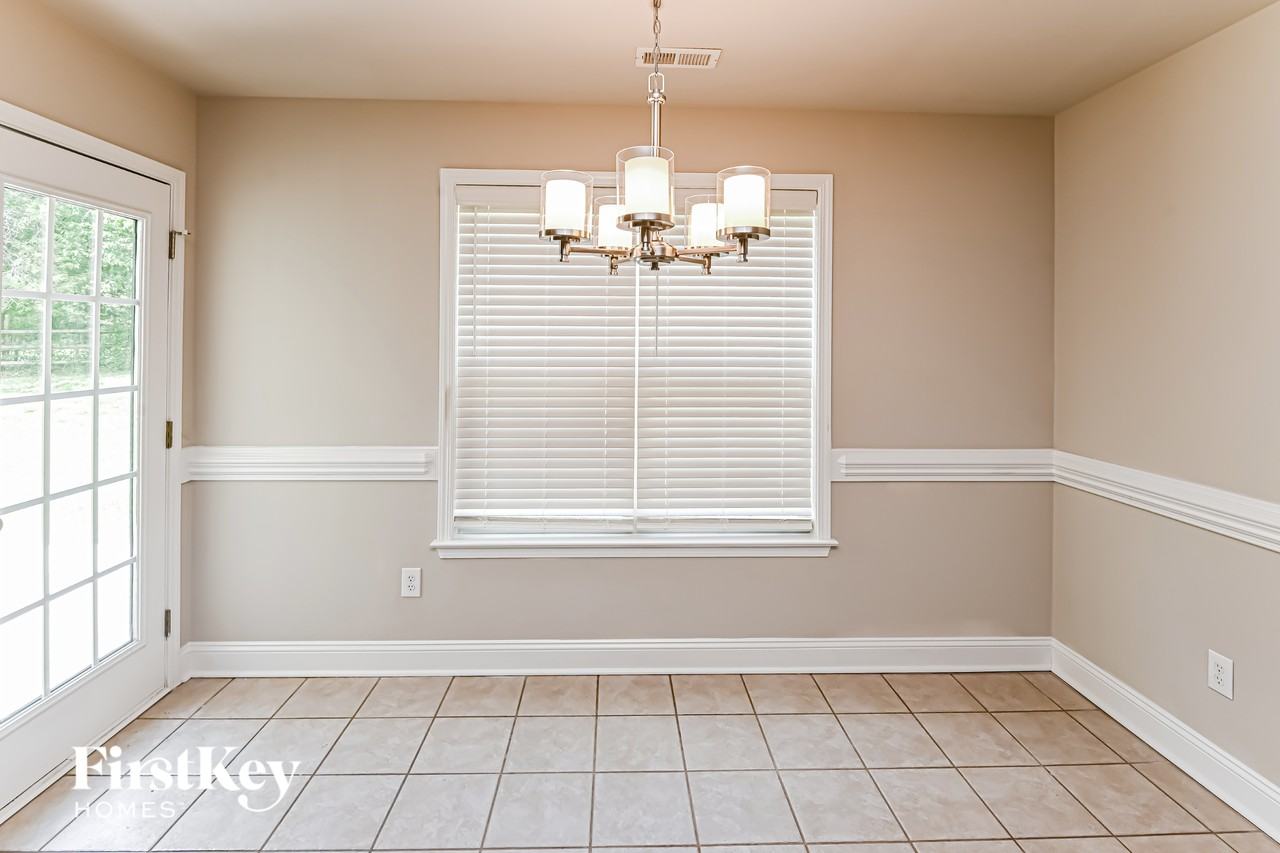 508 Meredith Ct - Photo 6 of 15