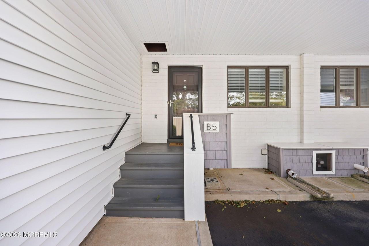 764 Ocean Ave #B5 - Photo 2 of 31