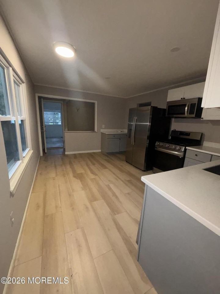 211 Henley Ave - Photo 6 of 32