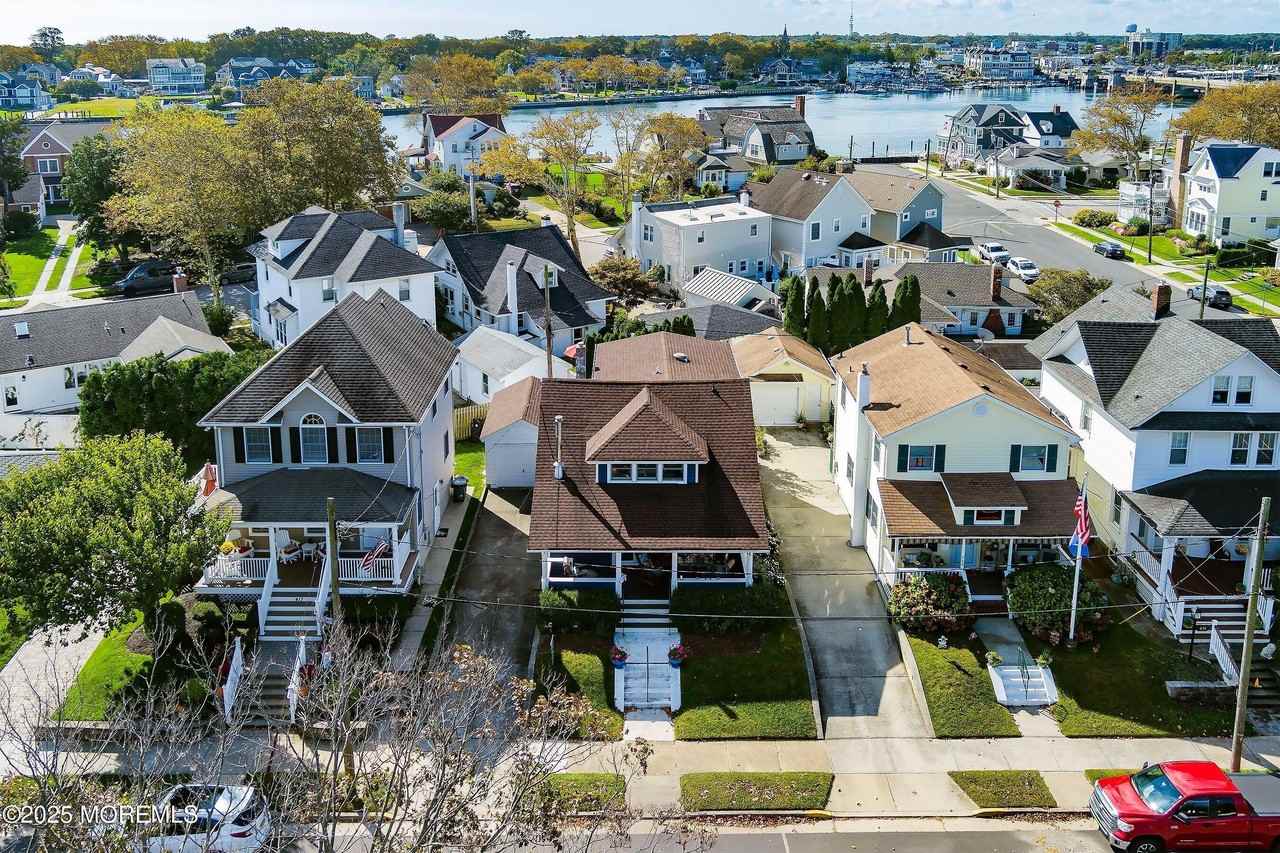 425 Washington Ave - Photo 4 of 40