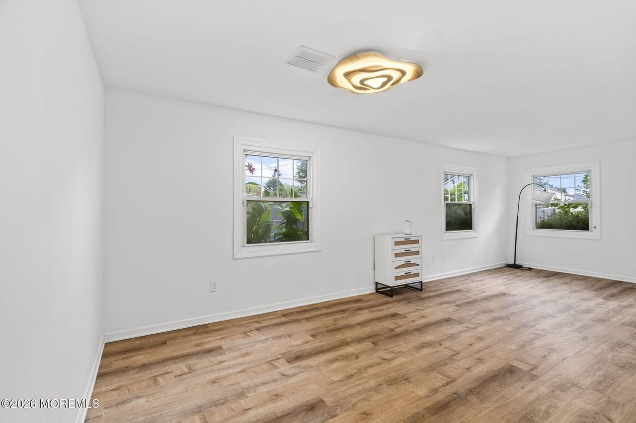 1 Madestone Ln - Photo 7 of 41