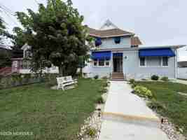 featured image of 368 Carr Ave #3
