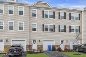 featured image of 5 Farrah Dr #1703