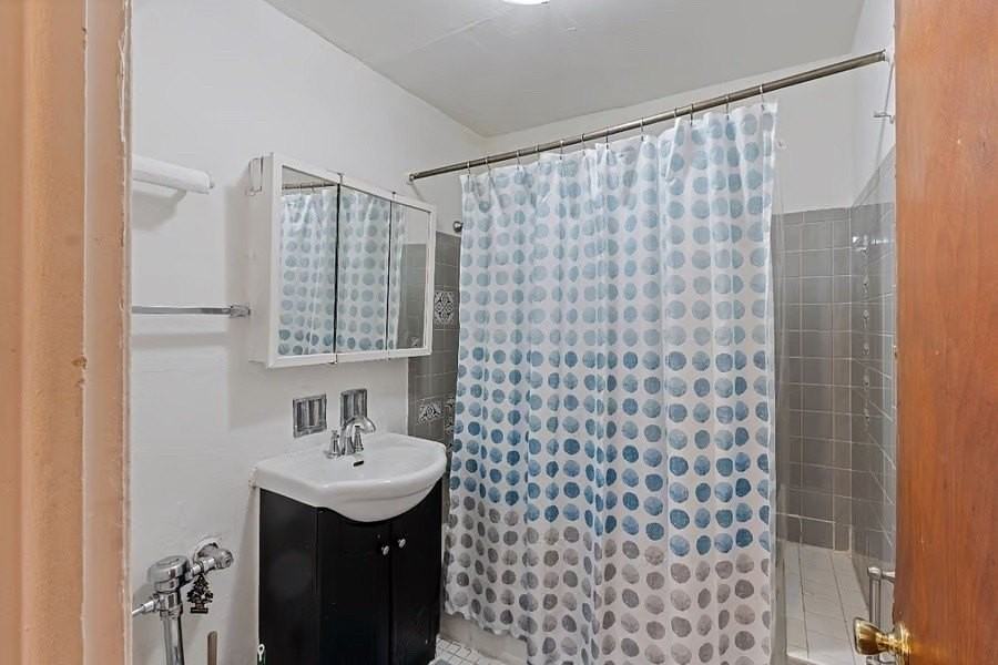 486 Buffalo Ave #1C - Photo 3 of 5