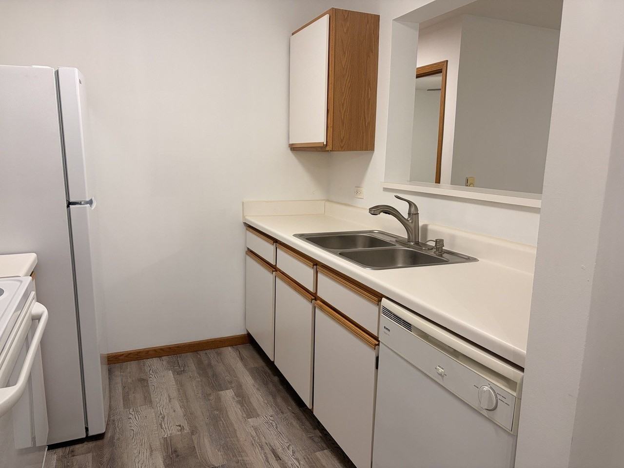 320 Cunat Blvd #1A - Photo 5 of 11