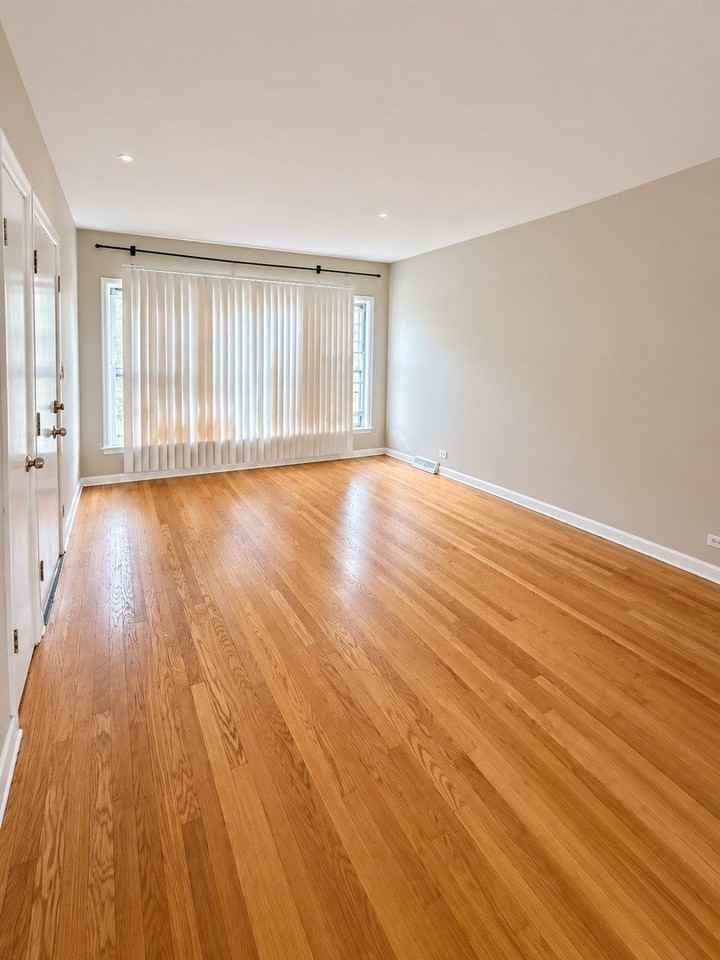 7922 S Wood St #2 - Photo 3 of 13