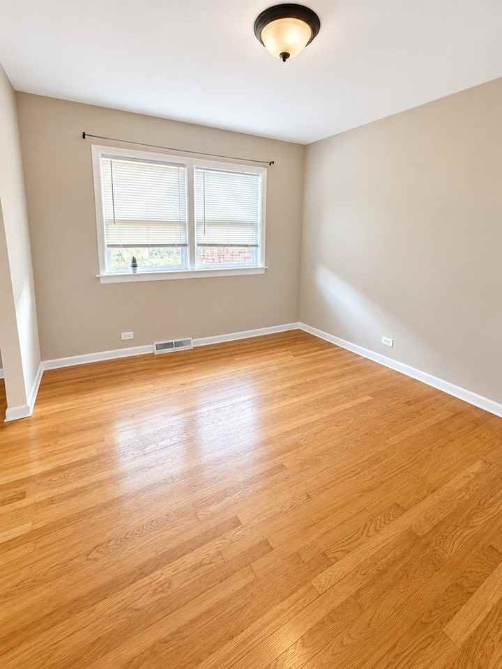 7922 S Wood St #2 - Photo 5 of 13