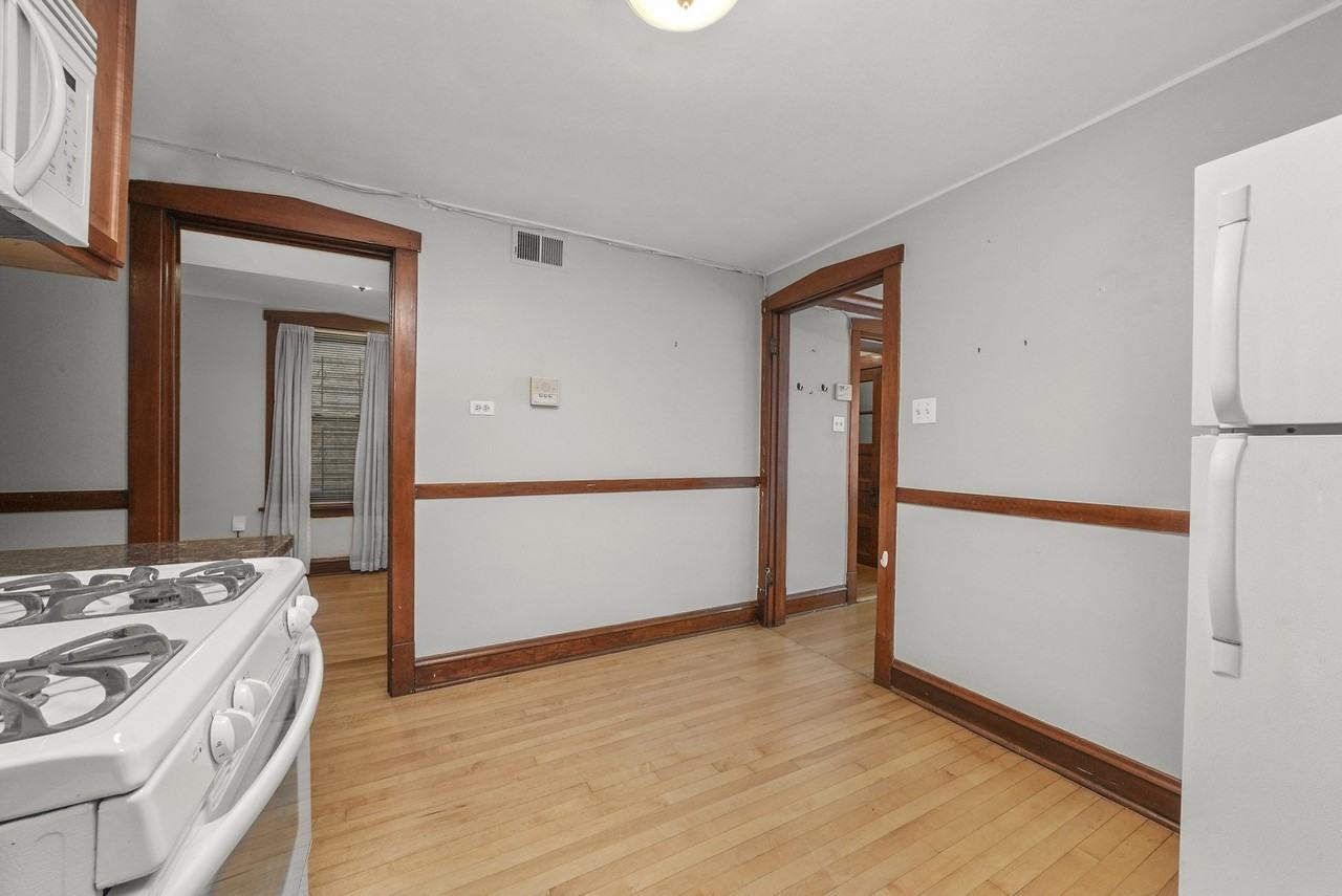 2026 W Charleston St #G - Photo 2 of 16