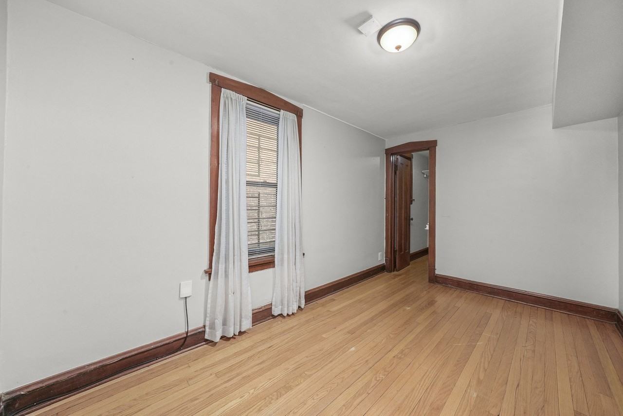 2026 W Charleston St #G - Photo 3 of 16