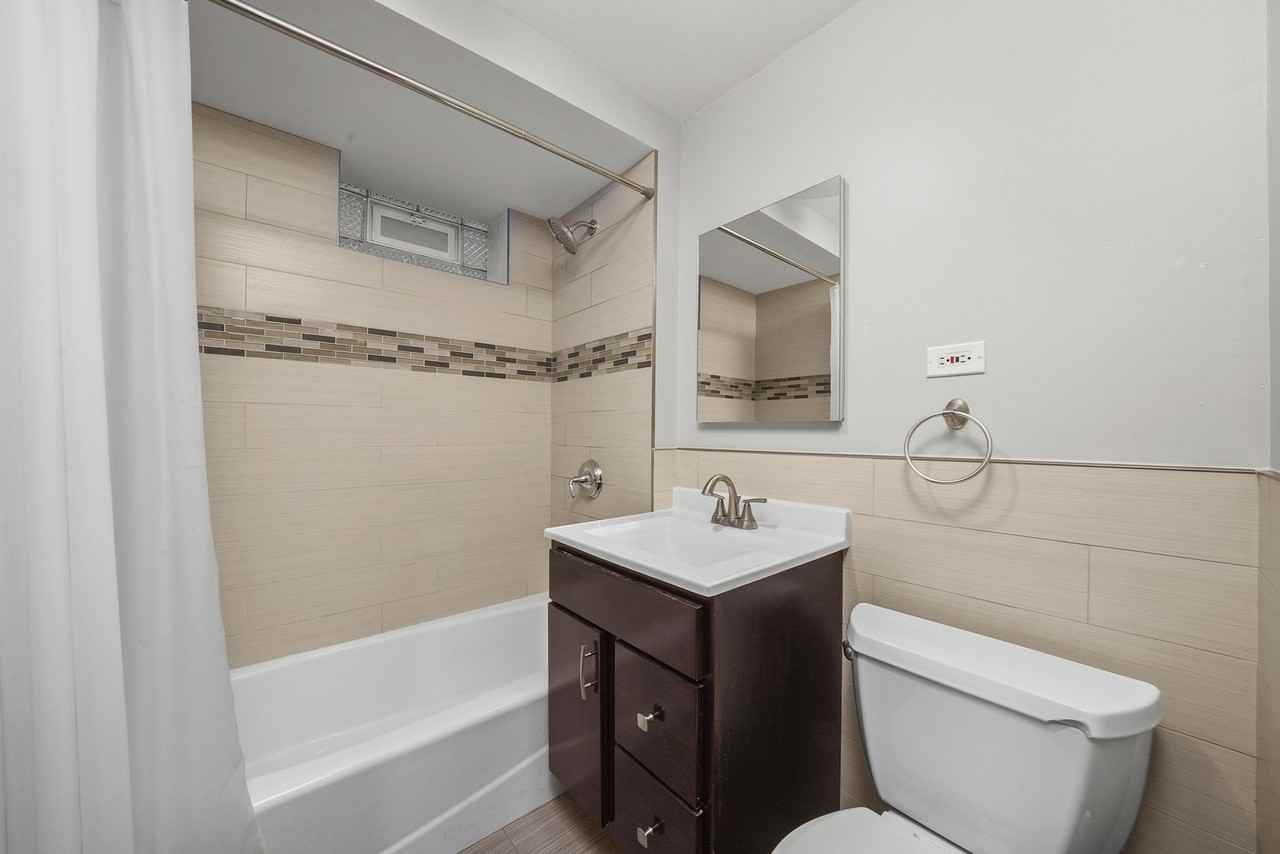 2026 W Charleston St #G - Photo 6 of 16