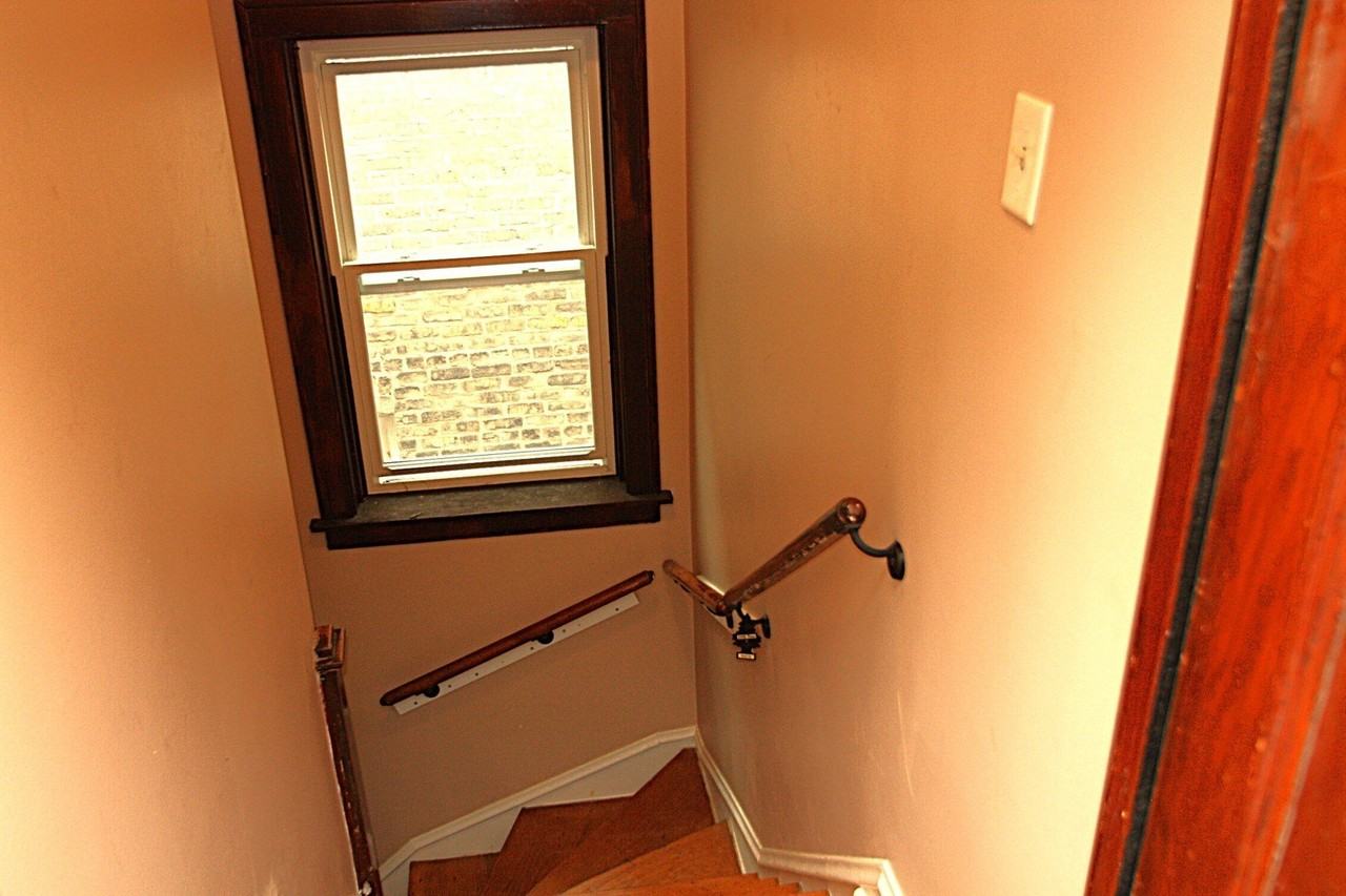 1443 N Lockwood Ave #2 - Photo 2 of 11
