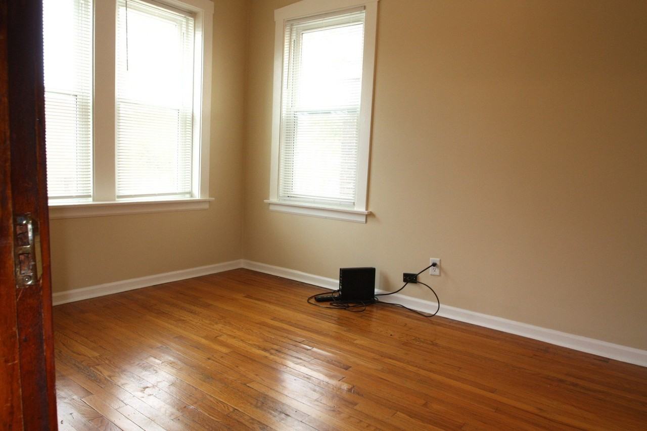 1443 N Lockwood Ave #2 - Photo 5 of 11