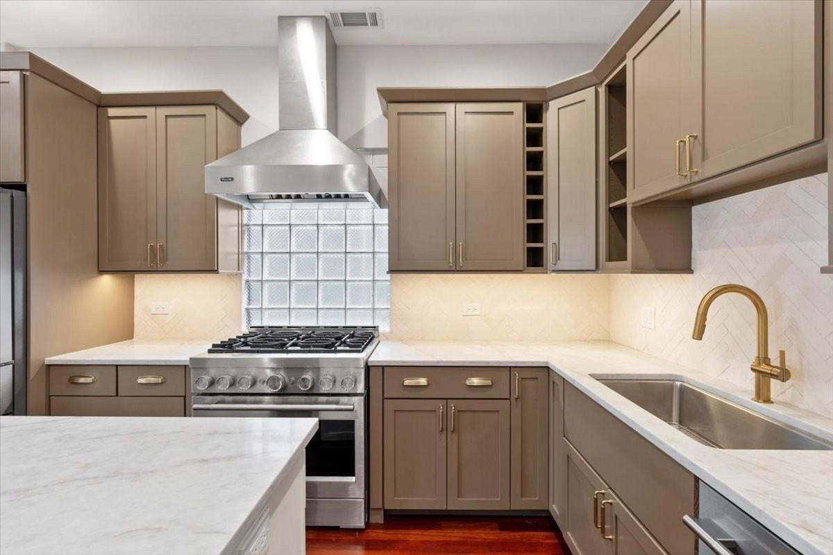 3431 N Paulina St #2 - Photo 7 of 24