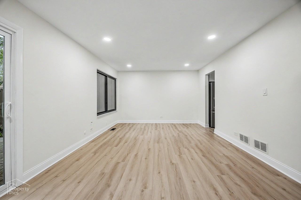 524 Yosemite Ct - Photo 6 of 29