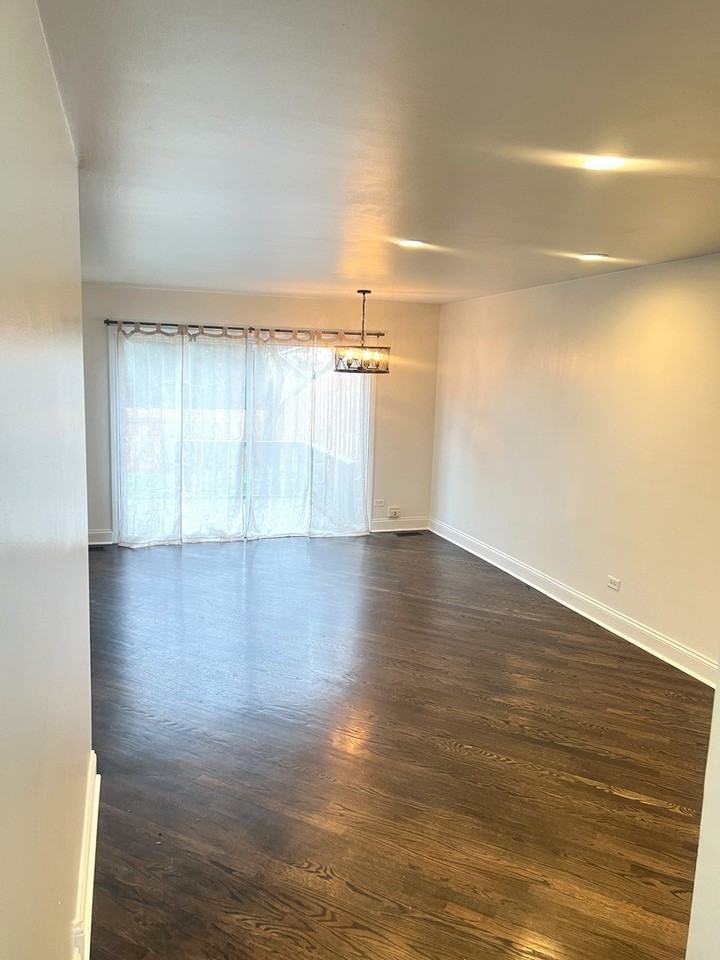 7567 Waterford Dr - Photo 3 of 24