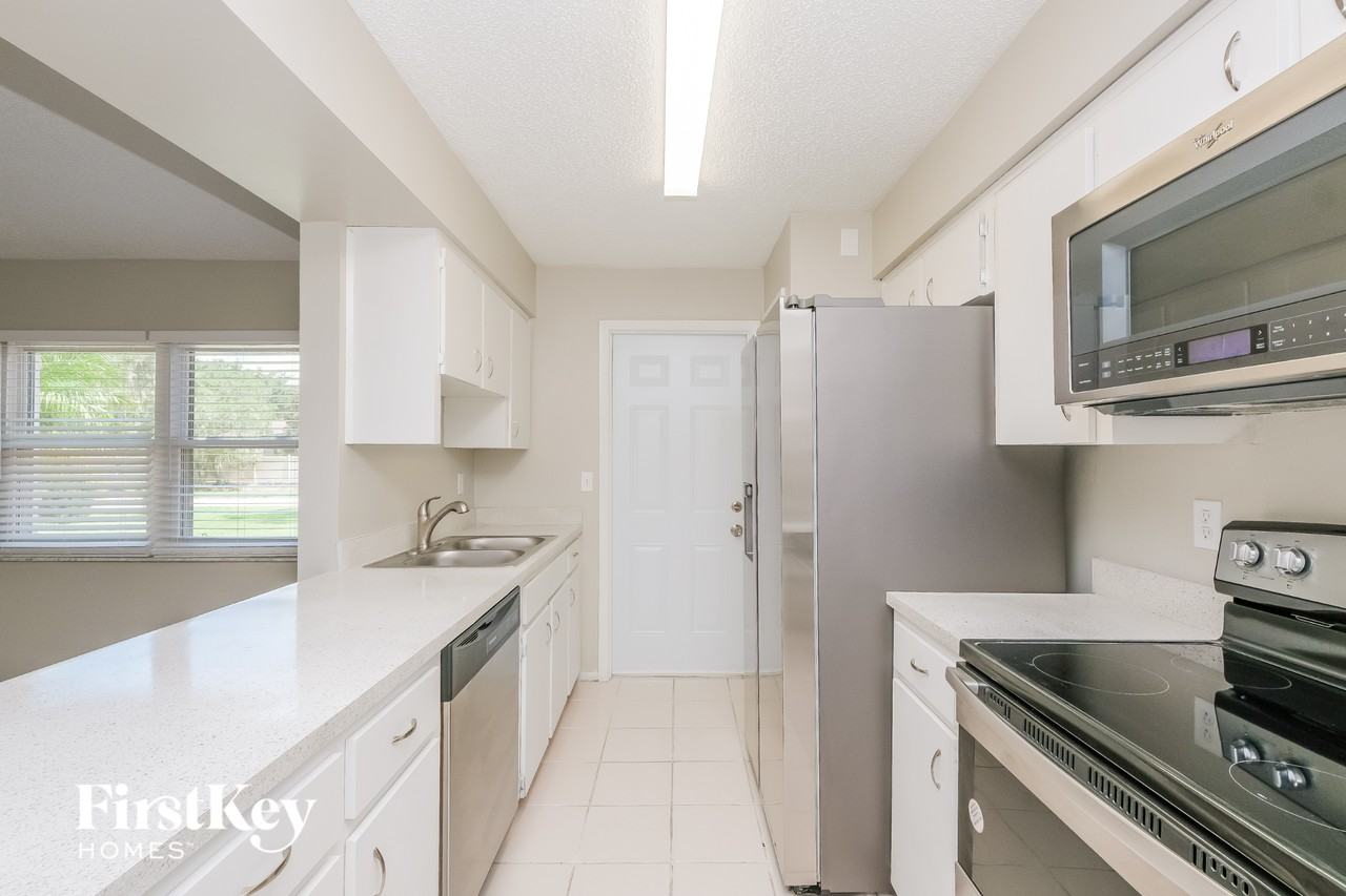 1017 Shadow Wood Ct - Photo 5 of 15
