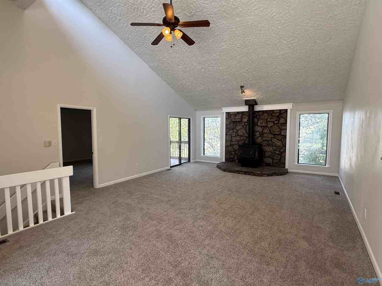 904 Roll Tide Ln Nw - Photo 4 of 20