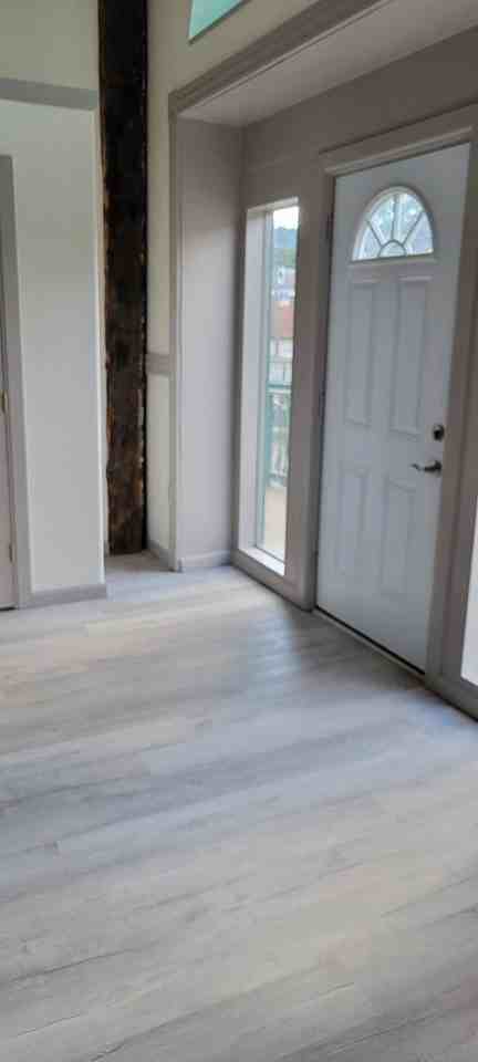 206 Main St - Photo 2 of 5