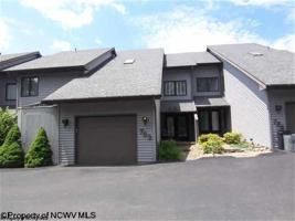 featured image of 703 Lakeview Estate Townhomes