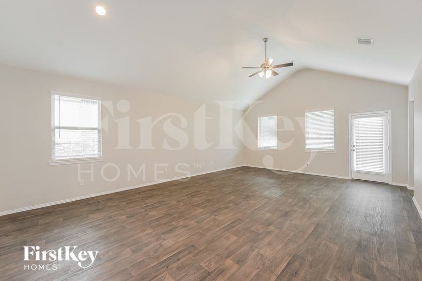 11731 Bari Reef Ln - Photo 2 of 16