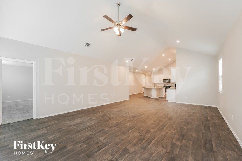 11731 Bari Reef Ln - Photo 4 of 16