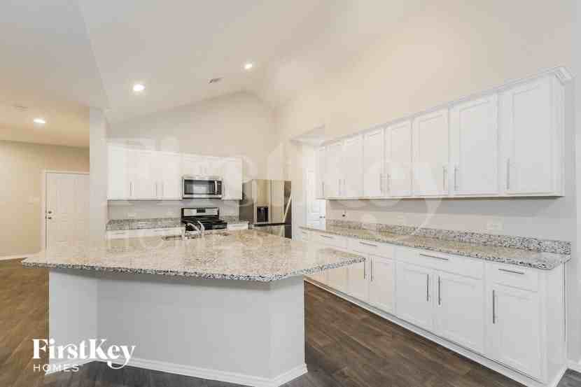 11731 Bari Reef Ln - Photo 6 of 16