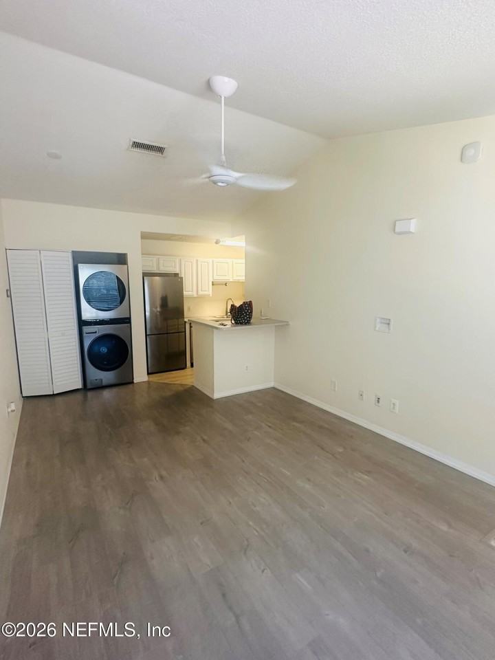 13700 Richmond Park Dr N #507 - Photo 3 of 26