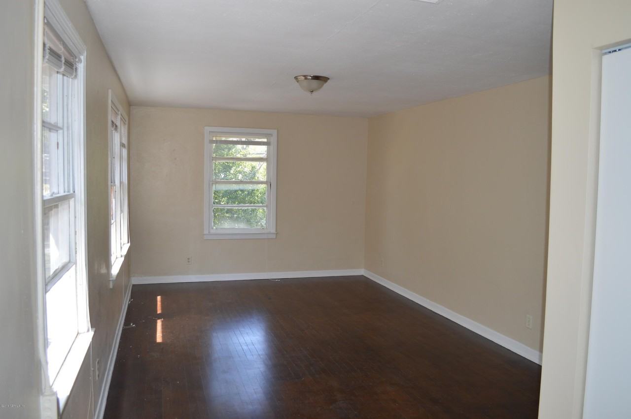 801 Acosta St - Photo 7 of 21