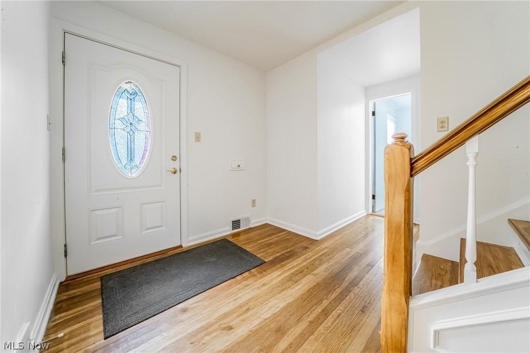 23509 Beachwood Blvd - Photo 7 of 47