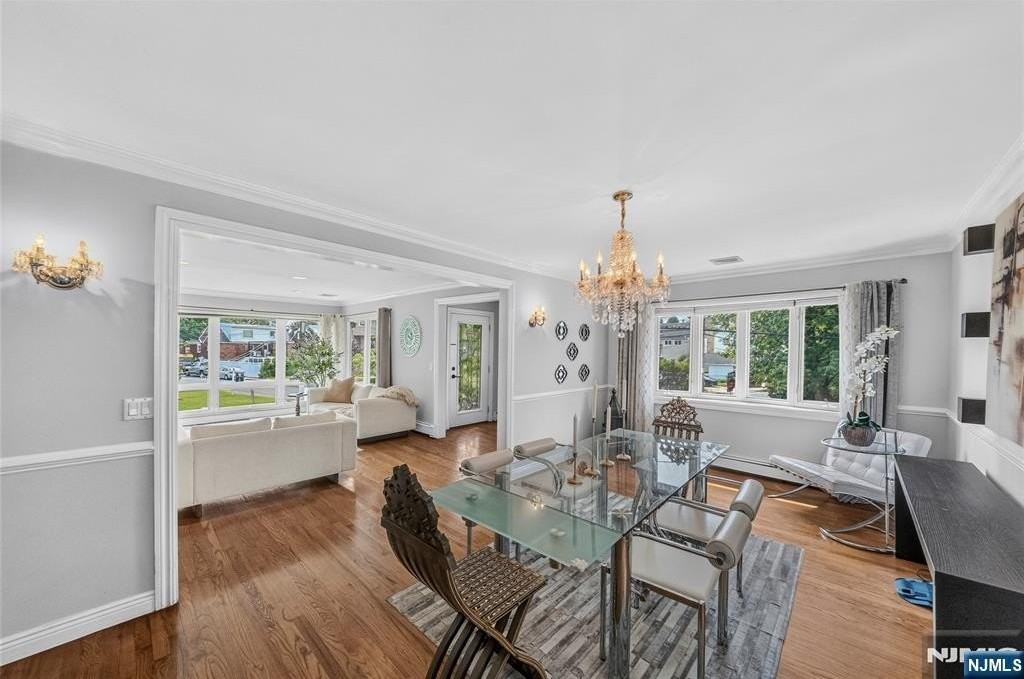 1026 Harvard Pl - Photo 7 of 22