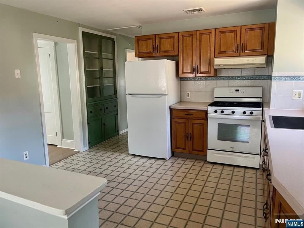 136 Prospect St #2ndFL - Photo 6 of 21