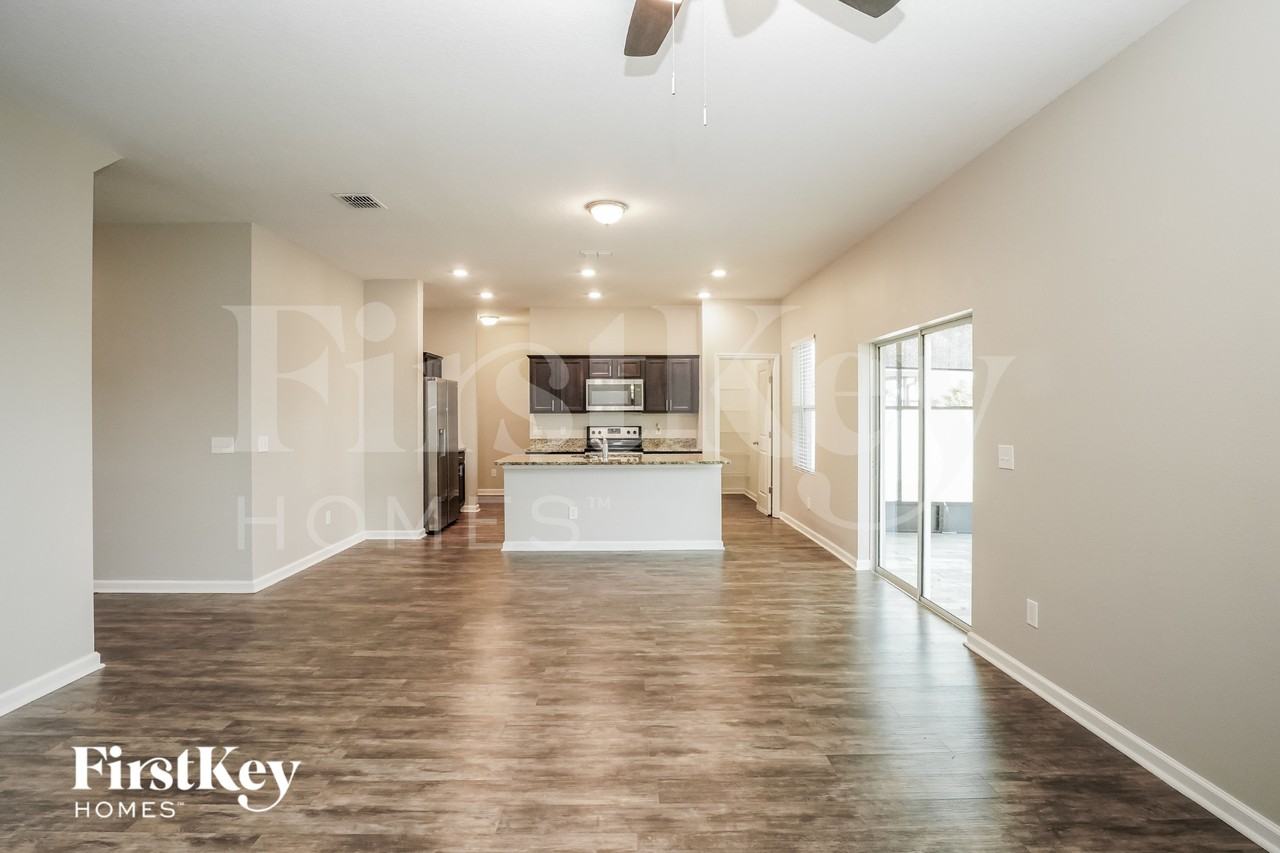 4874 St James Ct - Photo 2 of 16