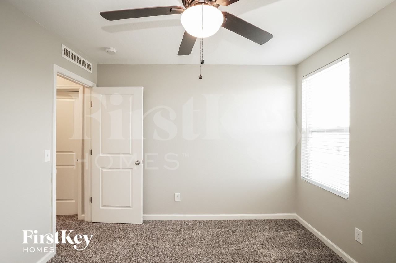 4874 St James Ct - Photo 7 of 16