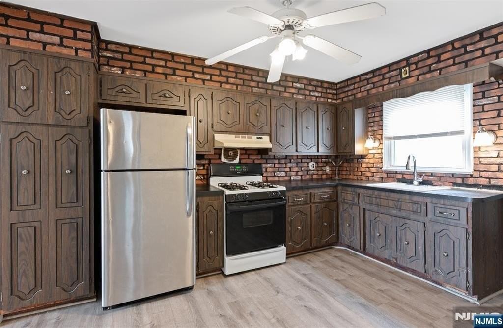28 Park Pl - Photo 6 of 29